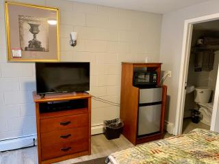 Hill Top Motel - Wrightstown - 1