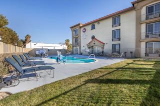 Best Western Plus John Jay Inn & Suites - Palmdale - 4