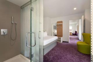 YOTEL Boston - 7