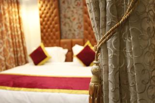 Hotel Saffron Leaf - 1