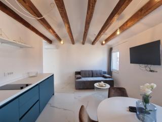 AS Deluxe Apartments - 4