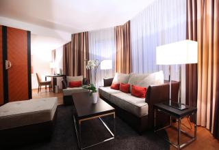Lindner Hotel Frankfurt Main Plaza, part of JdV by Hyatt - Frankfurt - 9