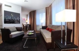 Lindner Hotel Frankfurt Main Plaza, part of JdV by Hyatt - Frankfurt - 8