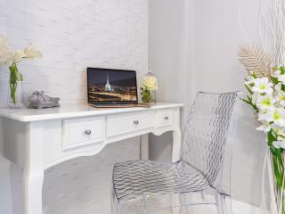 ELEGANT SUITE - in centro PortaNuova - Turin - 8