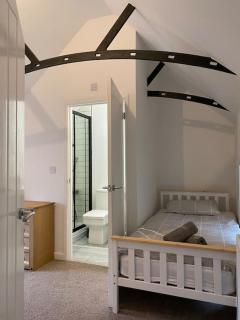 Modern 2 bedroom cottage near Bike Park Wales. - 0