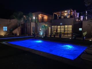 Villa Scil de luxe, Piscine chauffée, 3 Suites, Hamam, Jacuzzi extérieur, Bar détente avec Billard, salle de sport, service Baby Sitter, option gouvernante, vue sur l'Atlas, Parkings Privé, Pas de Vis à Vis ! - 7