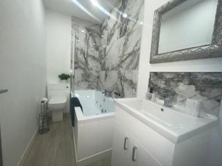 Osborne luxury hot tub and jacuzzi suites - 1