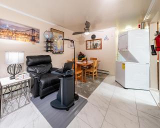 Two Bedrooms Apartment Manage And Supervise By Host Endless Features Amenities Dishwasher Washer Dryer Best WIFI Internet Services By Verizon Fios 960 Upload 960 Download Bi Monthly Free Housekeeping Services Huge 10000 Square Footage - Brooklyn - 2