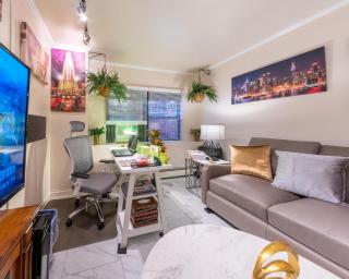 Two Bedrooms Apartment Manage And Supervise By Host Endless Features Amenities Dishwasher Washer Dryer Best WIFI Internet Services By Verizon Fios 960 Upload 960 Download Bi Monthly Free Housekeeping Services Huge 10000 Square Footage - Brooklyn - 7