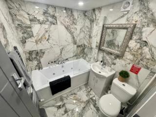 Osborne hot tub and jacuzzi suites - 2