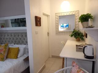 Royal Palm Suite, Villa Roc Guesthouse, Salt Rock Ballito, Solar Power - Salt Rock - 3