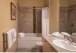 The Cove Lakeside Resort - 3