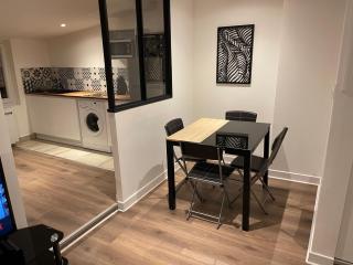 Le Black & White, hyper centre - paisible- wifi HD- NETFLIX- proche gare -Ideal couple et business - Niort - 6