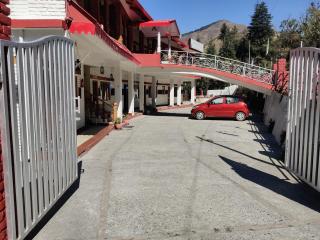 Hotel Burans & Restaurant - Chakrāta - 1