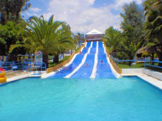 Hotel Splash Inn - 1
