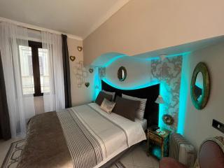 Spanish Steps bedroom - Rome - 2