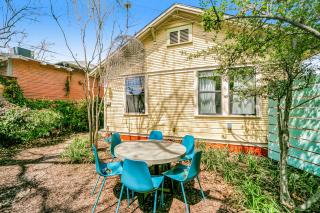 Beautiful Art Bungalow - Dallas - 9