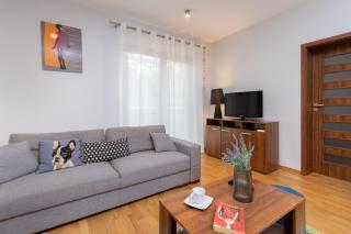 Villa 4 Pory Roku by Noclegi Renters - Jastrzębia Góra - 6