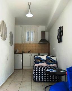 Katerina & Joanna Adamas Studio Milos - 5