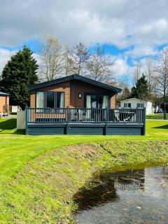 Beryl Lodge with Hot Tub - 9