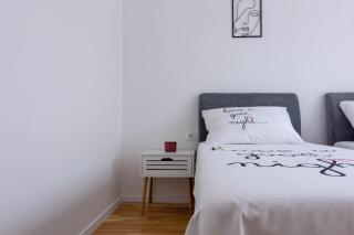 Luxury apartment with terrace Castel - 2