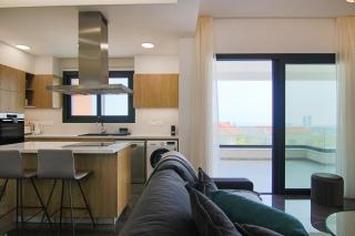 Phaedrus Living: Sea View Anna Residence 201 - 1