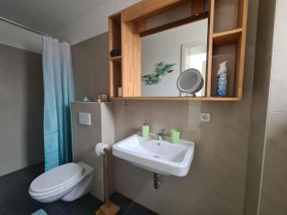 Neu eingerichtetes Apartment #1 mit WLAN !Sauna & Hot Tub zubuchbar! - Senftenberg - 3