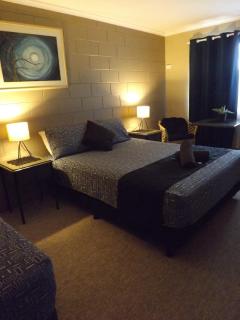 Sunbird Motel - 5
