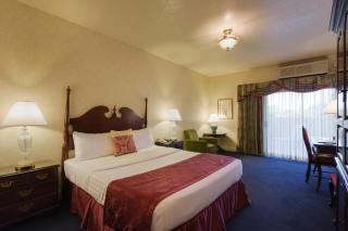 Carlyle Hotel - Campbell - 7