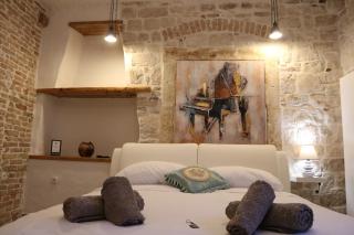 Studios Kadena Trogir - 18th century stone house - Trogir - 9