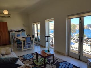Senglea Seafront Apartment - 2