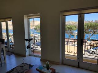 Senglea Seafront Apartment - 0