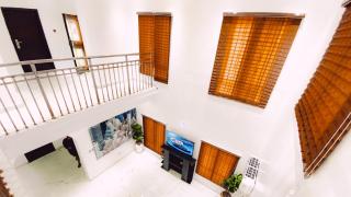 Royal Court Lounge & Boutique Hotel - 8