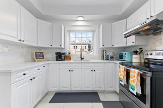 Casa Soleada in East Rock near DT and Yale SOM with FREE Parking and King Bed - New Haven - 7