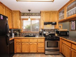 Idle Hours Inn - 1945 by Big Bear Vacations - Big Bear City - 4