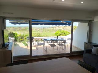 Sol-y-Days Flamant, Superbe appartement en rez de jardin avec grande terrasse et jardinet, face a la mer - 2