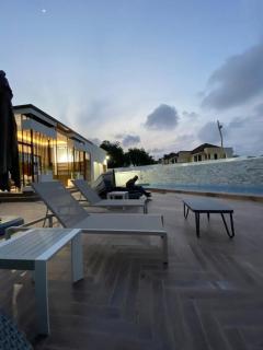 Henrietta's Residence Two Bedroom Apartment - 8