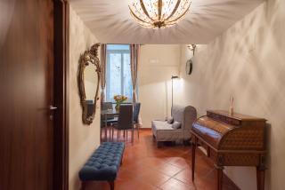 Napoli centro, a windows on the monuments - Neapel - 8