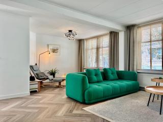 140 m2 groot appartement -midden in het centrum- 2022 kompleet gerenoveerd - Domburg - 0