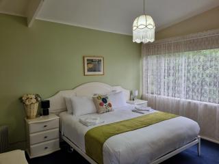 Beech Forest Cottage (Cozy Otways Accommodation) - Beech Forest - 8