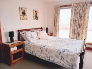 Central to CBD CoSheirm Apartments On Merri - Warrnambool - 7