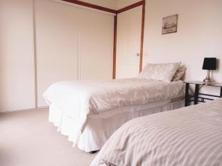 Central to CBD CoSheirm Apartments On Merri - Warrnambool - 5