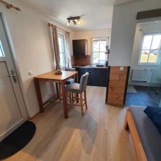 Alte Backstube - Ferienwohnung Hüttenstube und Ferienzimmer Auszeit - Erkenbrechtsweiler - 1