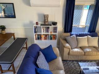 Pet Friendly Cottage in Torquay - Hervey Bay 430m or 5 min walk to dog friendly Shelly Beach - Torquay - 9
