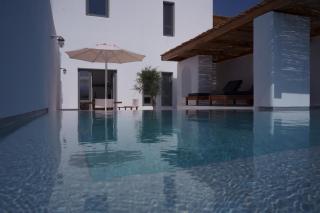 Alio Naxos Luxury Suites - Agios Georgios - 2