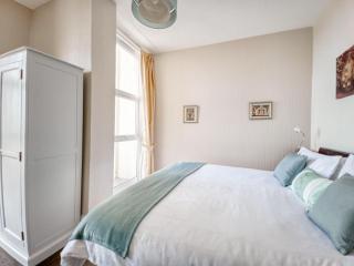 Apartment 2 - 1 Bedroom Sea Front-Sea Views-Free Parking - 3