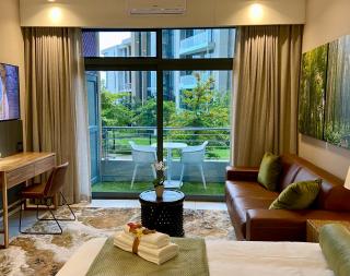 Menlyn Maine Residences - Kyoto king size xl bed - 1