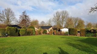 Luxe zomerwoning met omheinde tuin voor hond en kinderen - Dirkshorn - 0