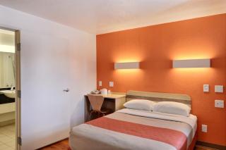 Travelodge by Wyndham Brattleboro VT - Brattleboro - 5