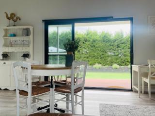Farm Stay MAPLE Cottage at Wilindi Estate - Tyabb - 2